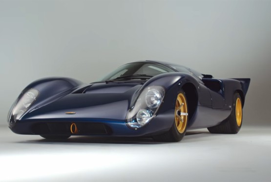 Lak ko perce: Ovaj retro V8 superautomobil ima samo 900 kg! (VIDEO)