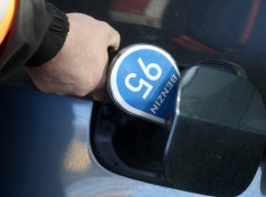 Od ponoći gorivo skuplje od tri do 11 centi