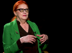 Komad “Maskarada i Beskrajna igra” je jedinstven scenski spoj