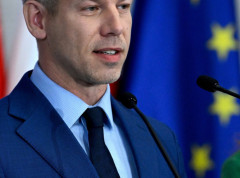 Mađar najavio da u sredu ide u Brisel, na sastanak sa Fon der Lajen