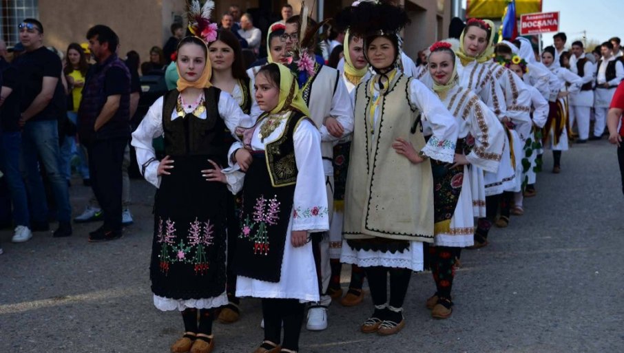 U Isakovu kod Ćuprije 10. Međunarodni festival folklora (FOTO)