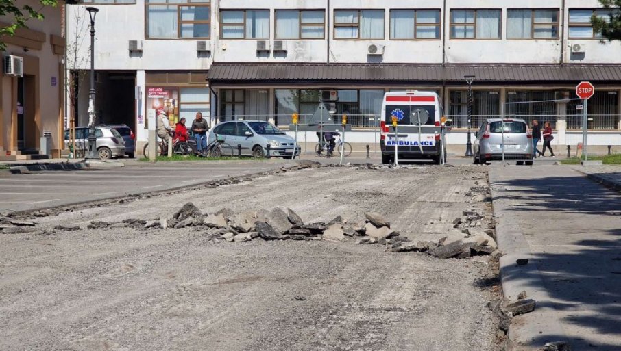 Izvođači radova nisu se proslavili obavljenim poslovima u centru Kule