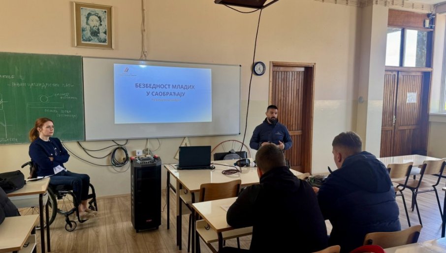 Tribina o bezbednosti saobraćaja u Srednjoj tehničkoj školi u Somboru