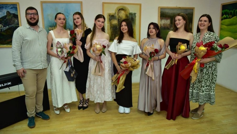 Ispraćena sjajna generacija Odseka za solo pevanje OMŠ „Dušan Skovran“ (FOTO)