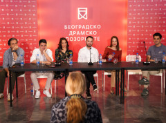 Premijerom predstave “Naši roditelji” otvorena letnja sezona Beogradskog dramskog pozorišta