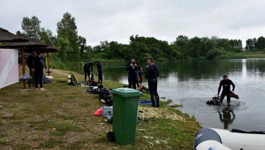 Belocrkvanski ronioci iz vode izvadili oko 100 kilograma smeća (FOTO)