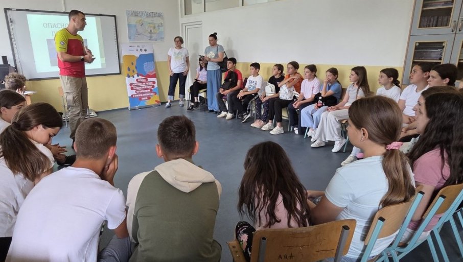 Edukcija osnovaca gledićkog kraja o vanrednim situacijama (FOTO)