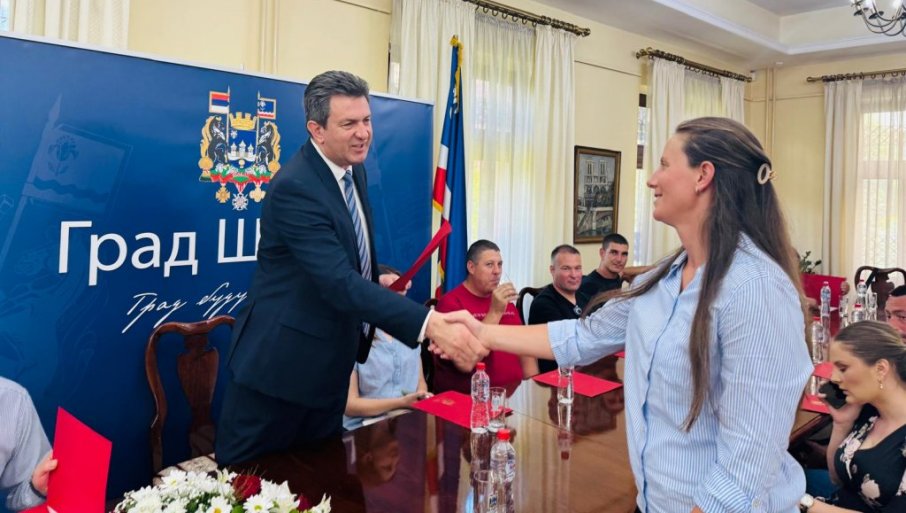 Šabačkim poljoprovrednicima uručeni ugovori o subvencijama za kupovinu novih traktora