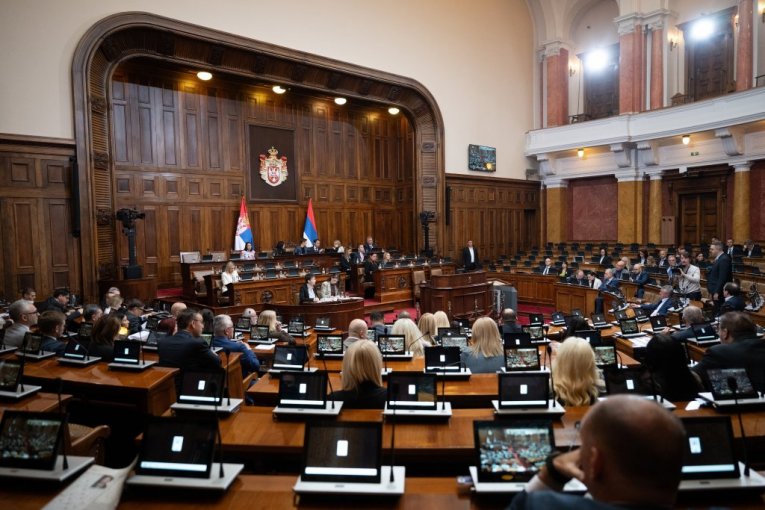 SKUPŠTINA SRBIJE NASTAVLJA VANREDNO ZASEDANJE! Poslanici danas o Predlogu zakona o presađivanju ljudskih organa!