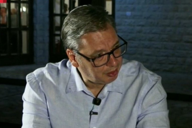 USKORO I VELIKO POVEĆANJE PLATA I PENZIJA! Vučić za TV Niš o listi lekova koji će biti sniženi, ali i velikom ekonomskom uspehu Srbije!