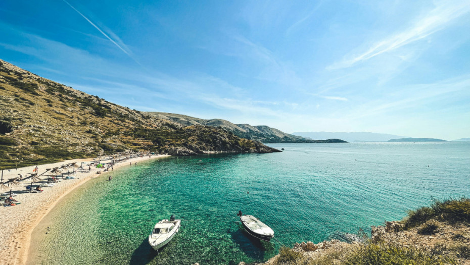 Miletić tri puta prerezao katanac na plaži u Kostabeli