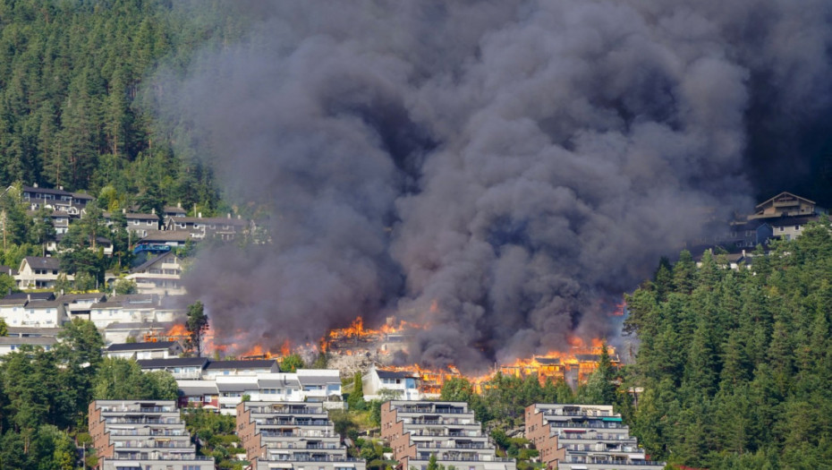 Požar kod Dramena uništio više od 50 kuća
