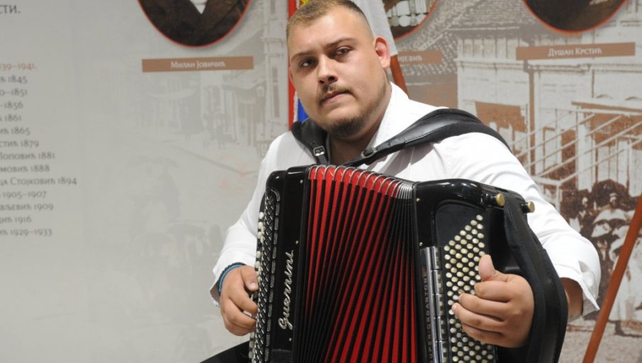PRVA NAGRADA ŽELjKU JEVREMOVIĆU: Završen takmičarski deo Festivala „Zlatne harmonike Kraljeva“