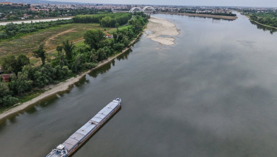 Zbog niskog vodostaja Dunava obustavljeno navodnjavanje