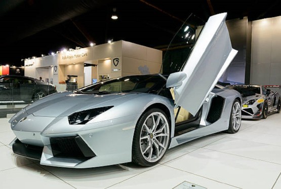 Zašto se vrata Lamborghinija otvaraju prema gore?