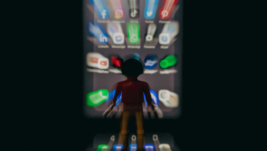 EK pozvala Metu i TikTok na jaču borbu protiv dezinformisаn