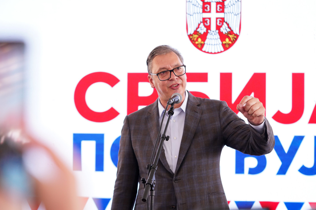 Vučić obišao apoteku zbog novih cena lekova