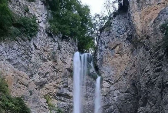 Voda ponovo potekla niz vodopad Bliha, traži se odgovor zašto je presušio
