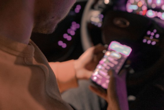 Telefon, hrana i manje pažnje: Šta se dešava kada automobil "pazi" na put umjesto vozača