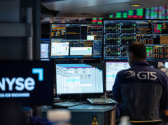 Američke akcije rastu nakon signala da Fed neće podizati kamate u septembru