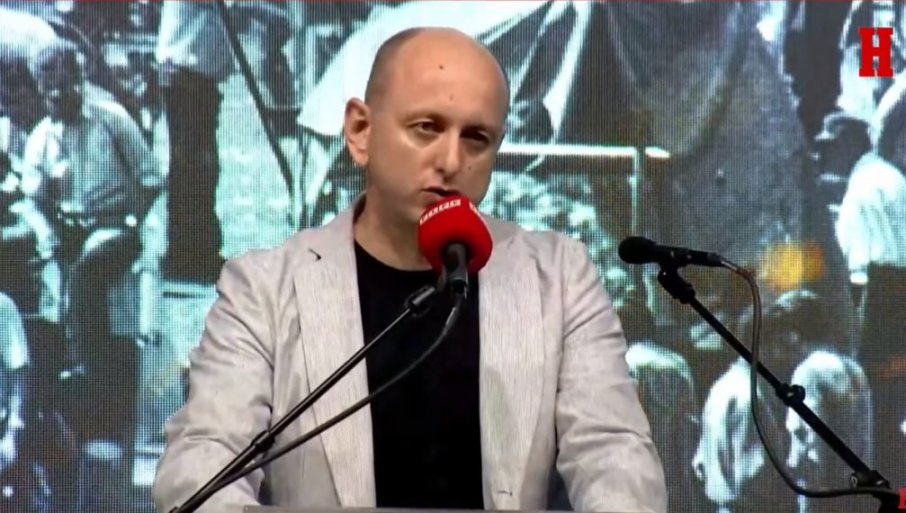 Rasprava o smeni Mandića zapravo je rasprava o tome da li je Mladić heroj ili zločinac