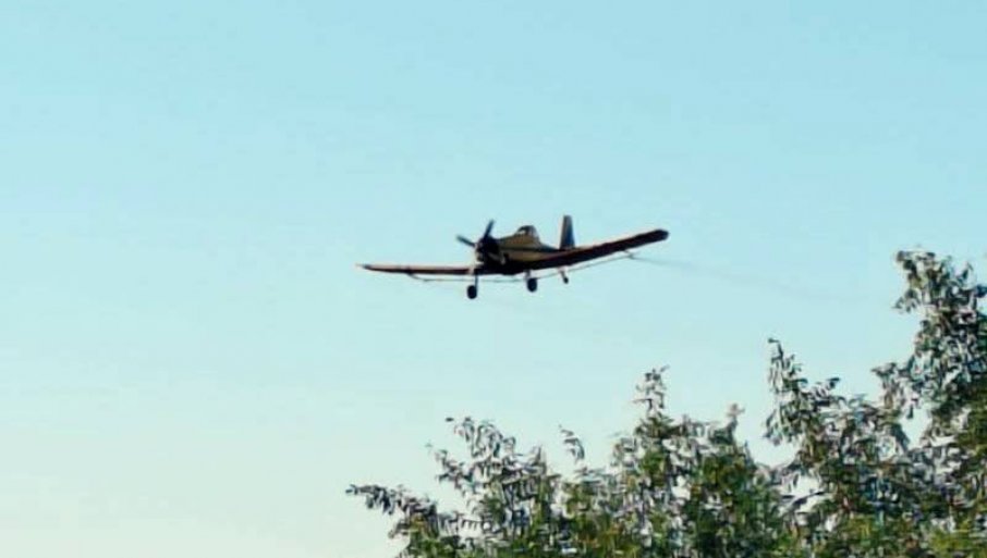 Suzbijanje larvi komaraca iz aviona 10. septembra